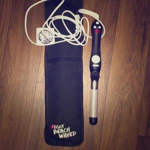 Beachwaver S1 with heat protecting bag
